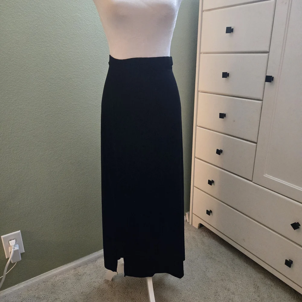 ๐ 2/$12 or 3/$17 Merona Classic Black Stretch Velvet Long Skirt - Picture 1 of 10